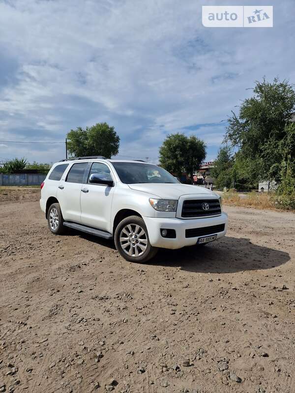 Toyota Sequoia (2010)