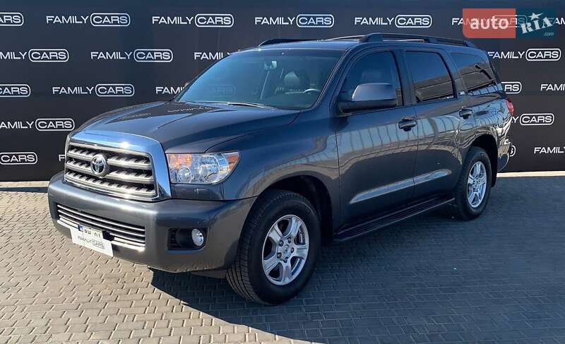 Toyota Sequoia (2016)