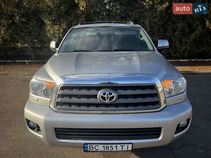 Toyota Sequoia (2016)
