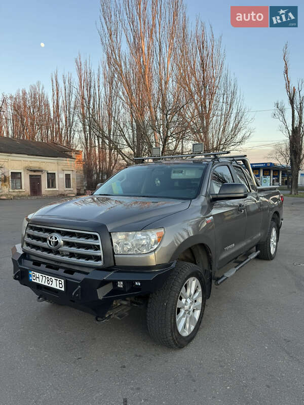 Toyota Tundra (2012)