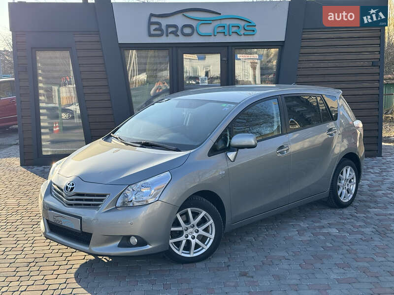 Toyota Verso (2012)