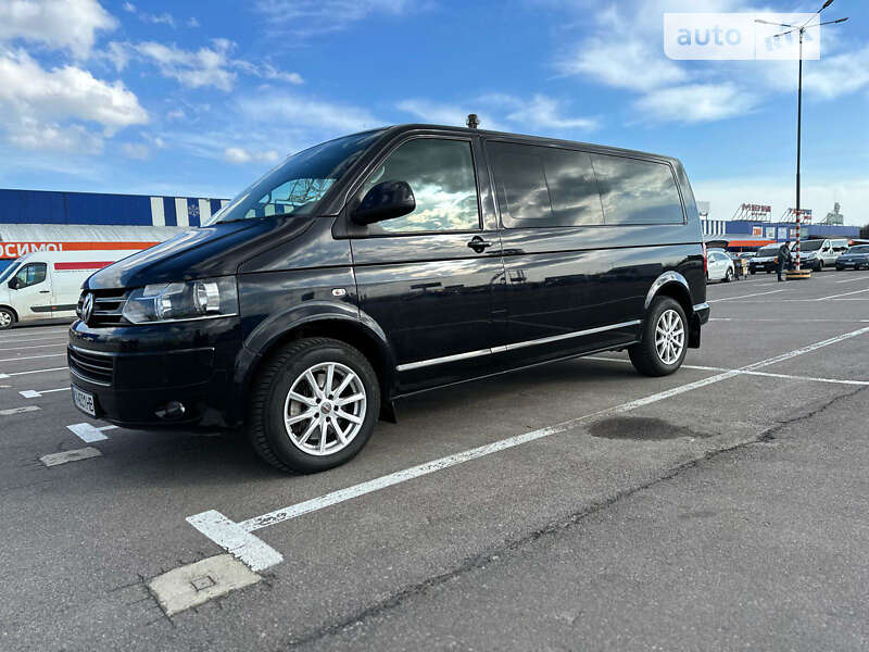 Volkswagen Caravelle (2014)