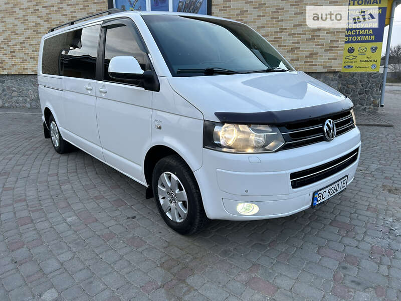 Volkswagen Caravelle (2012)