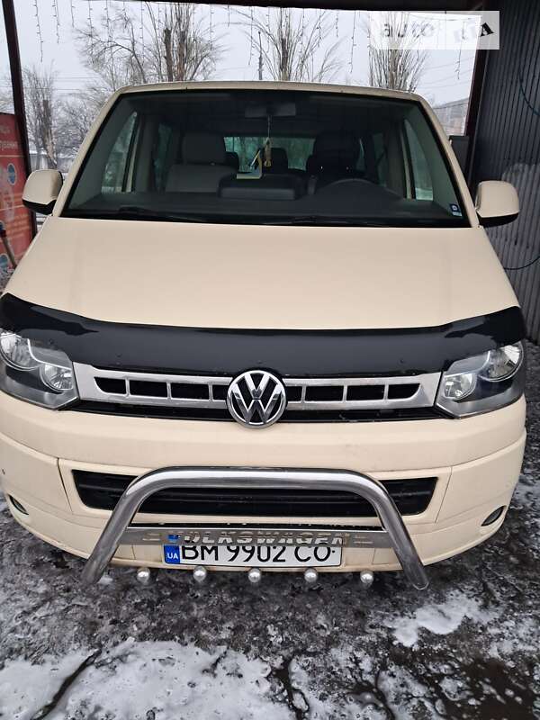 Volkswagen Caravelle (2010)