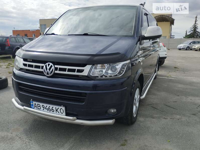 Volkswagen Caravelle (2012)