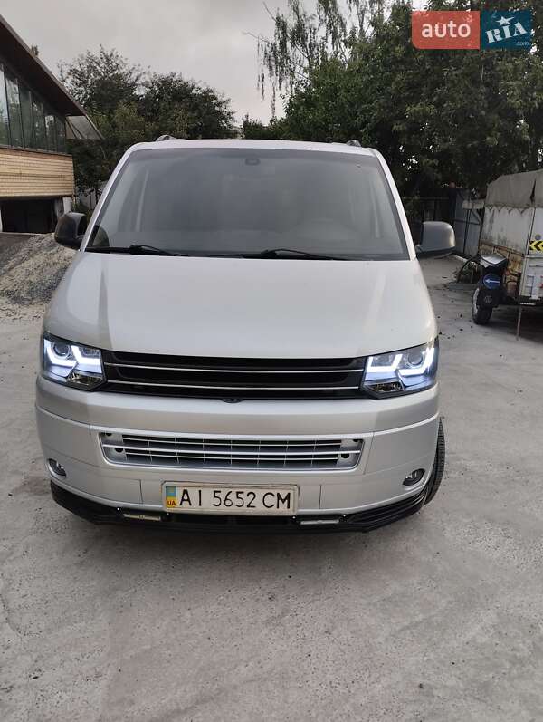Volkswagen Caravelle (2010)