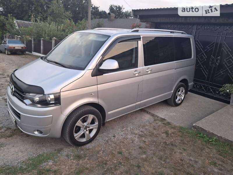 Volkswagen Caravelle (2013)