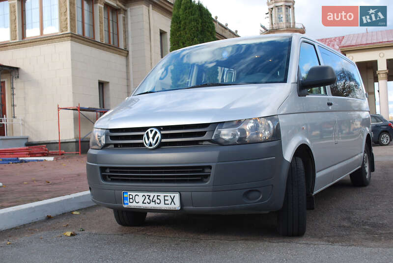 Volkswagen Caravelle (2010)