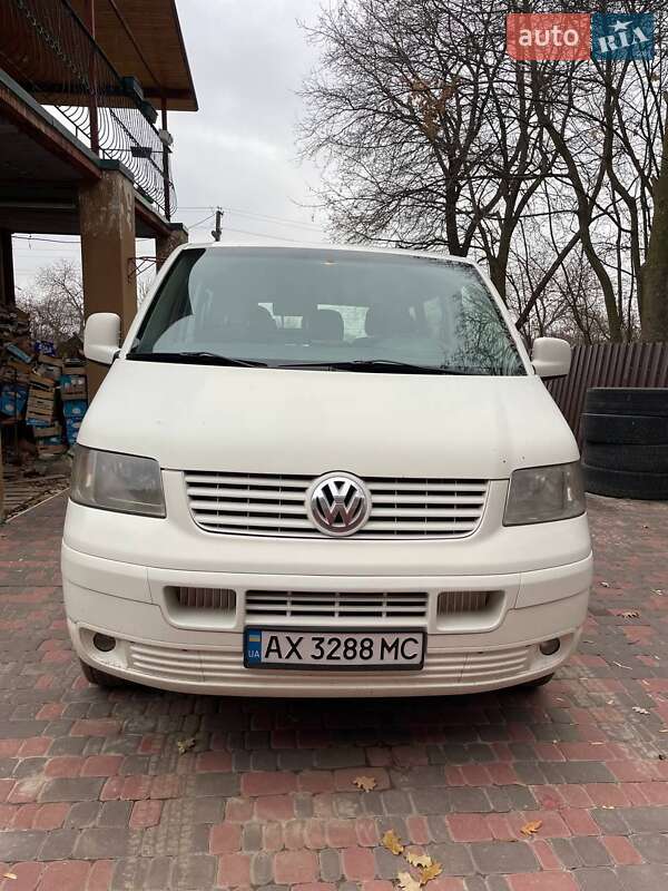 Volkswagen Caravelle (2008)