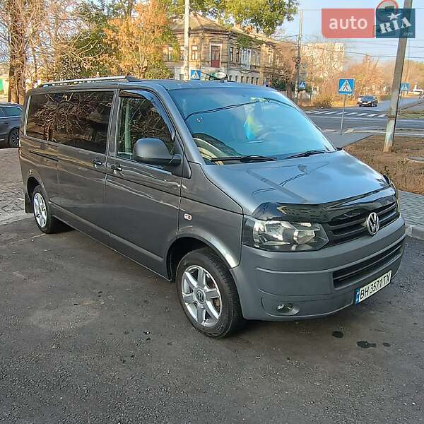 Volkswagen Caravelle (2011)