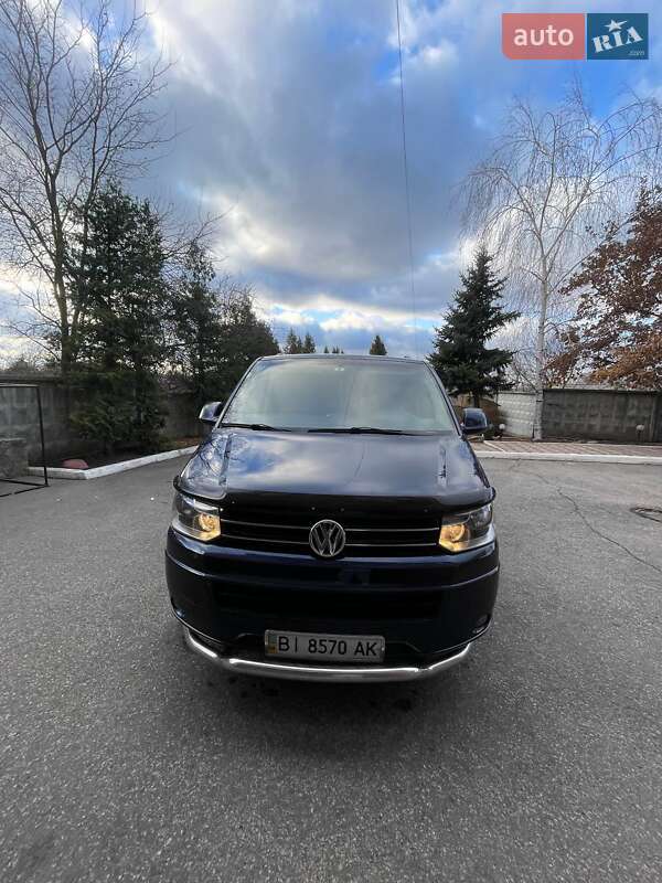 Volkswagen Caravelle (2013)