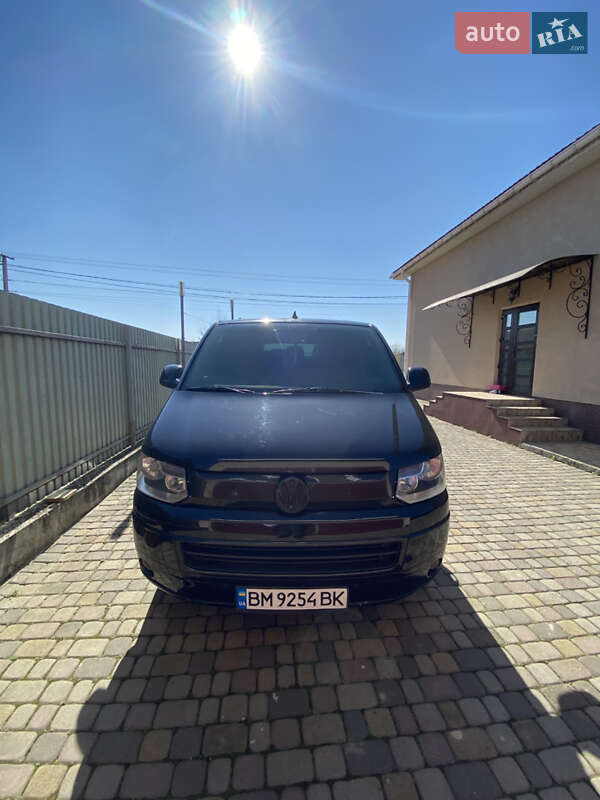 Volkswagen Caravelle (2011)