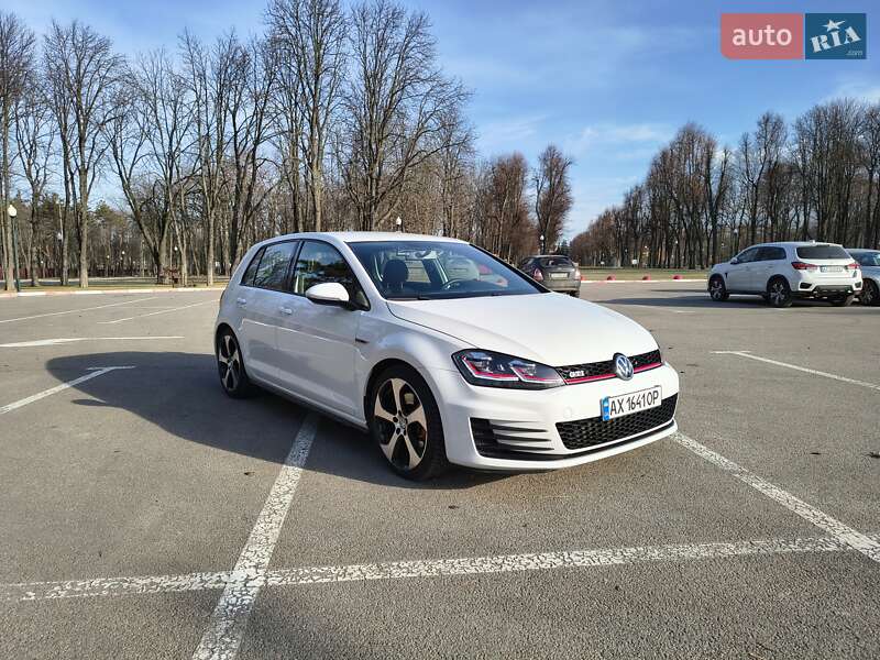 Volkswagen Golf gti (2016)