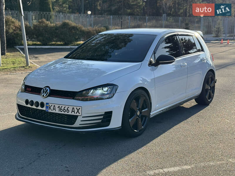 Volkswagen Golf r (2015)