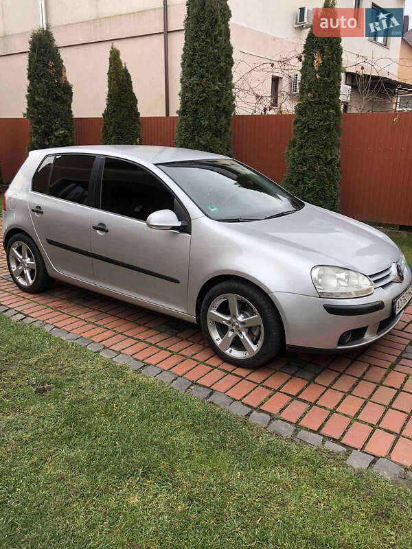 Volkswagen Golf (2005)