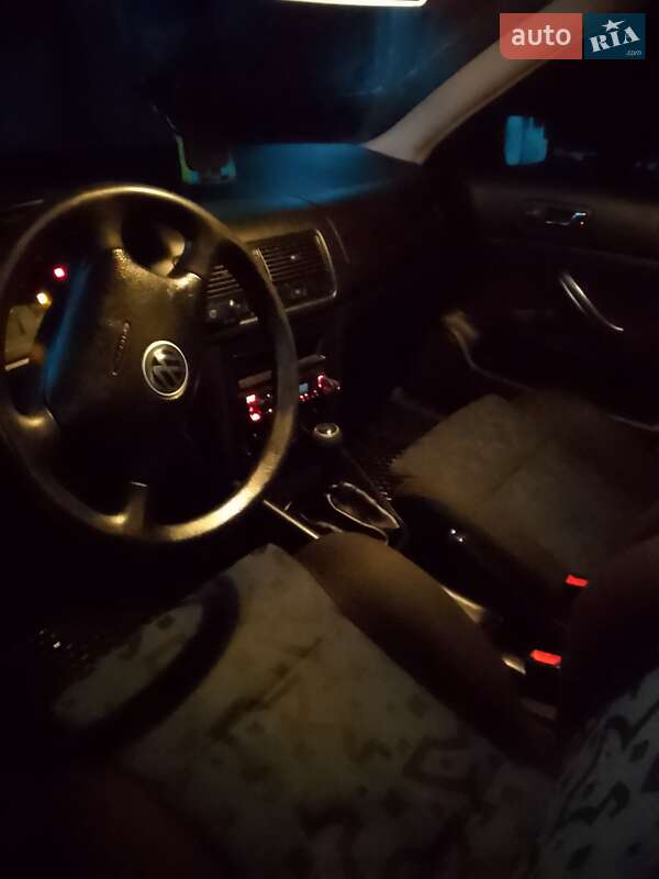 Volkswagen Golf (1999)