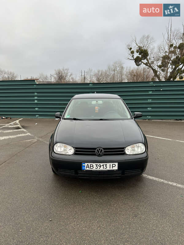 Volkswagen Golf (1999)