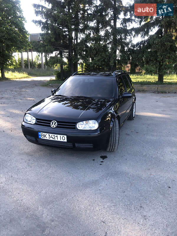 Volkswagen Golf (2002)