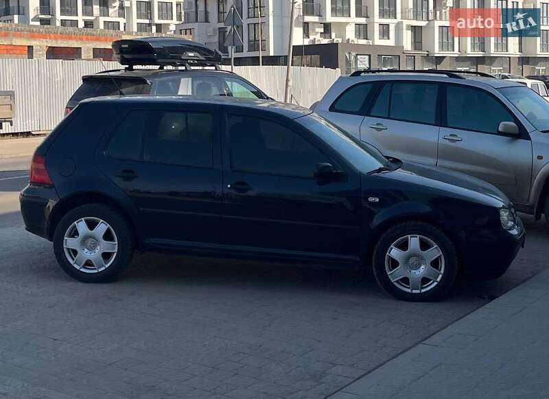 Volkswagen Golf (2002)