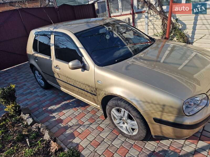 Volkswagen Golf (2001)