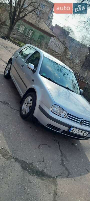 Volkswagen Golf (2002)