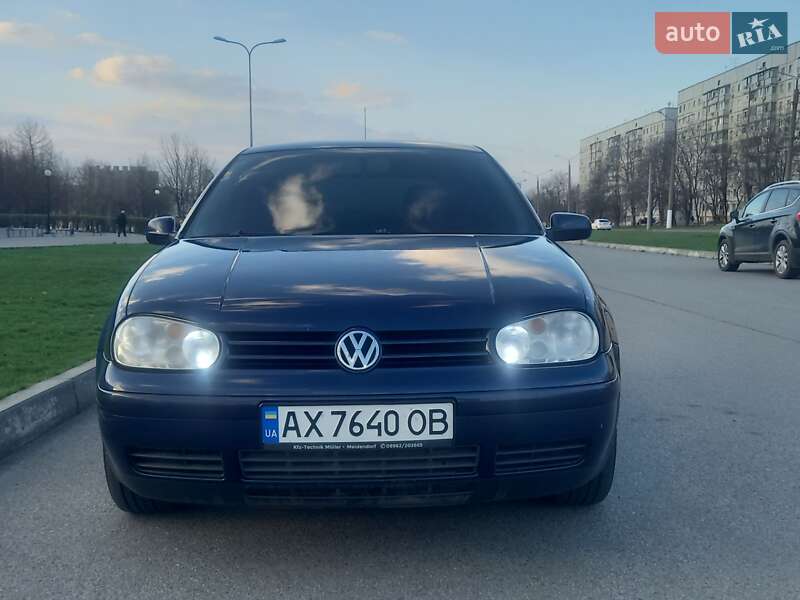 Volkswagen Golf (2002)