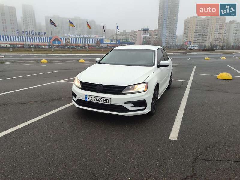Volkswagen Jetta (2018)