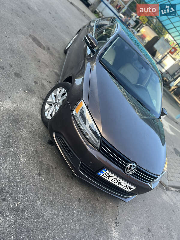 Volkswagen Jetta (2014)