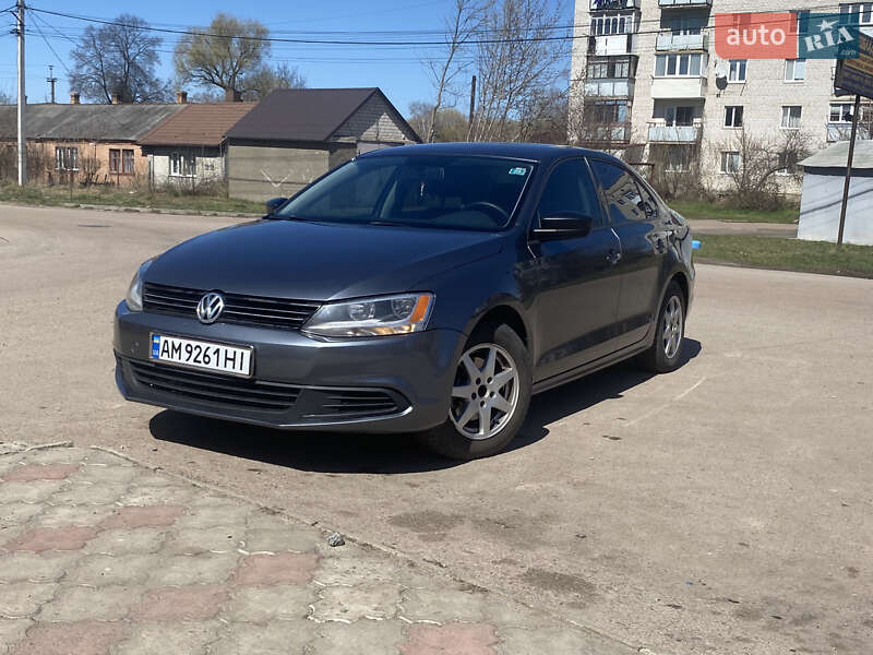 Volkswagen Jetta (2013)