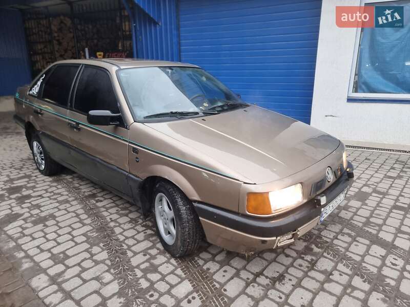 Volkswagen Passat (1988)