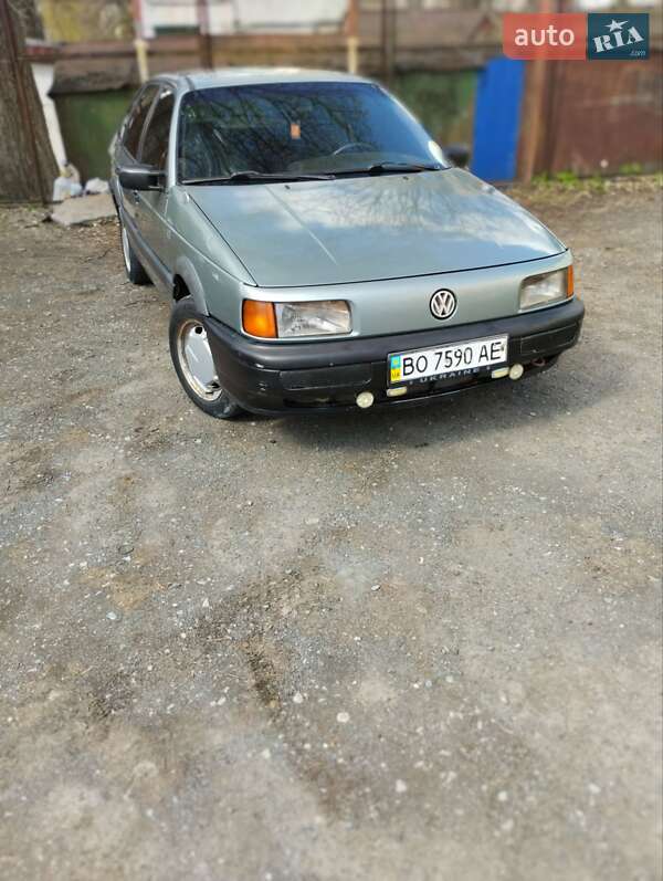 Volkswagen Passat (1988)
