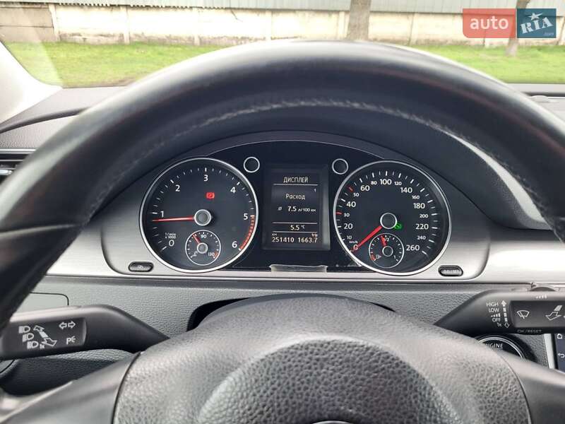 Volkswagen Passat (2011)