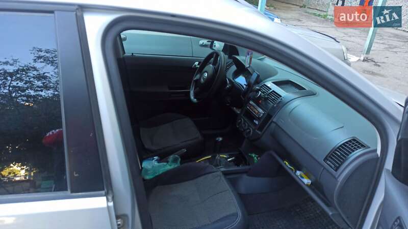 Volkswagen Polo (2004)