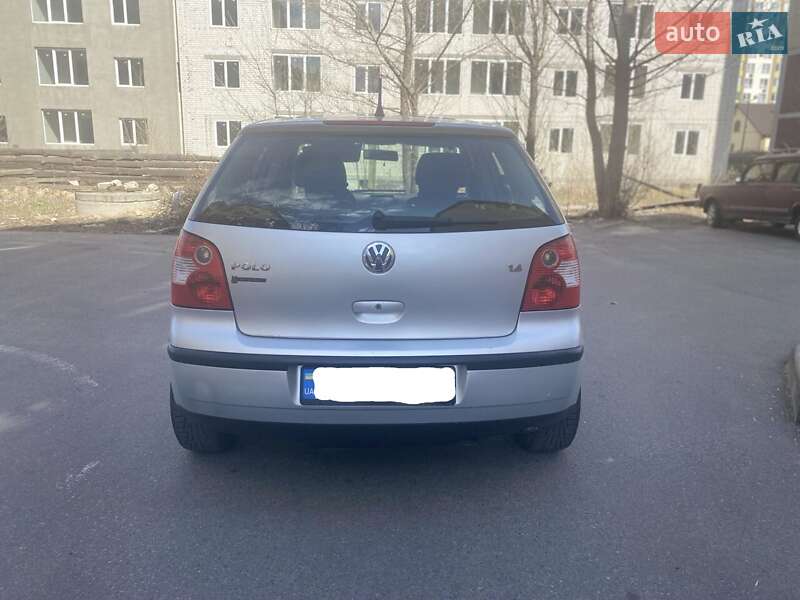Volkswagen Polo (2004)