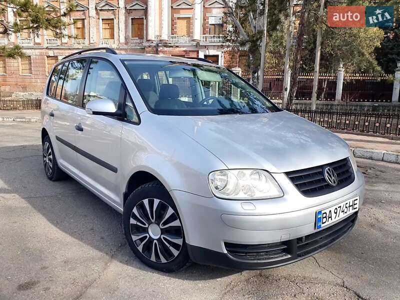 Volkswagen Touran (2003)