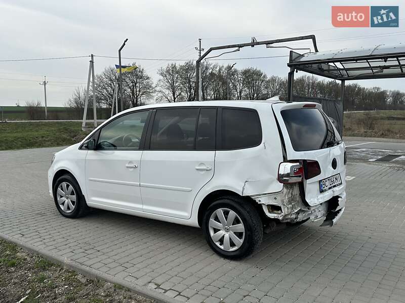 Volkswagen Touran (2012)