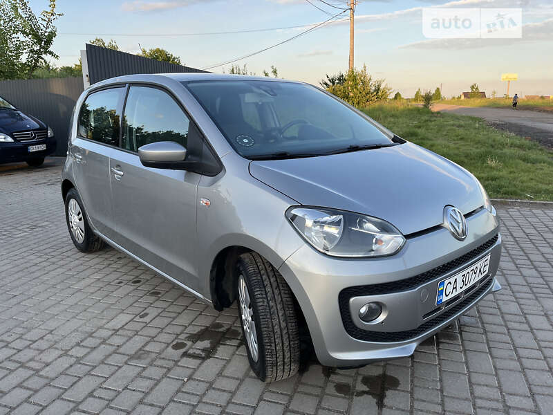 Volkswagen Up (2013)