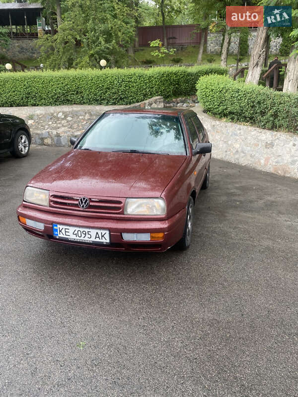 Volkswagen Vento (1994)