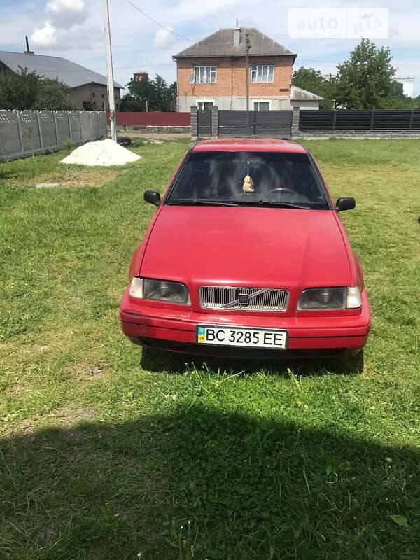 Volvo 440 (1989)