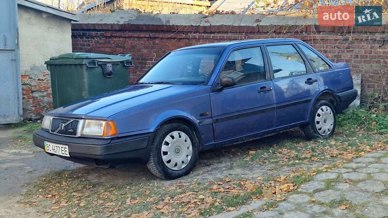 Volvo 440 (1992)