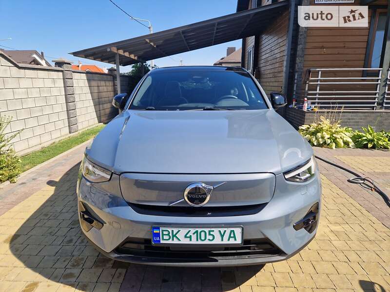 Volvo C40 recharge (2023)