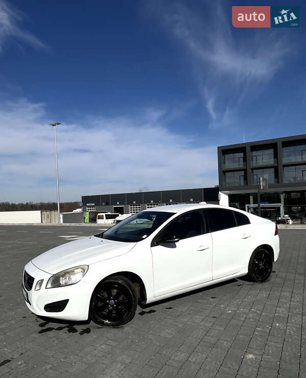 Volvo S60 (2011)