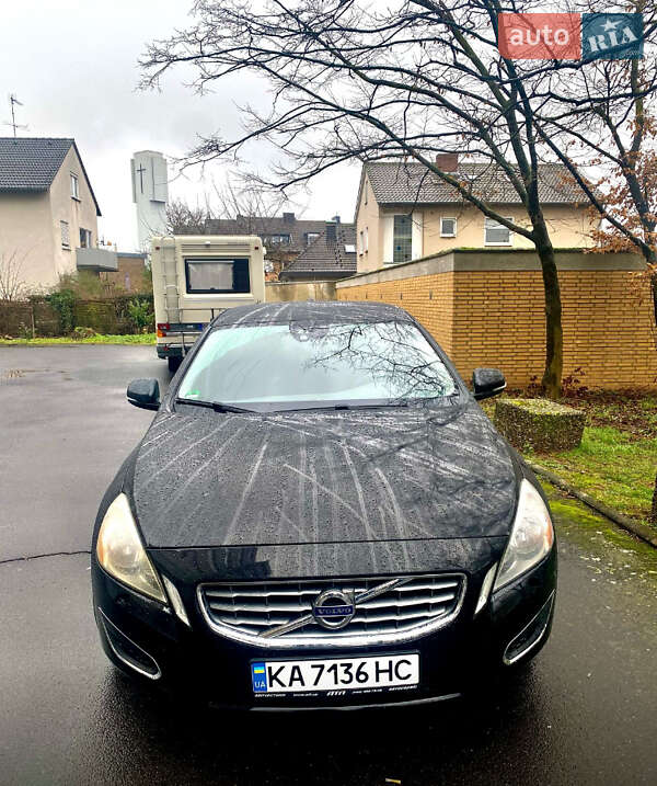Volvo S60 (2012)