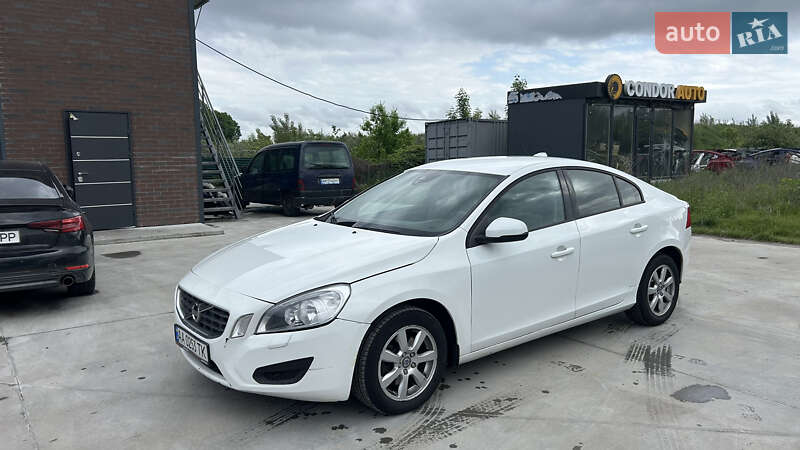 Volvo S60 (2011)