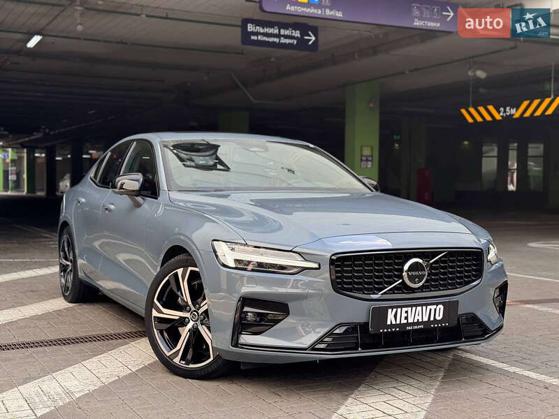 Volvo S60 (2023)