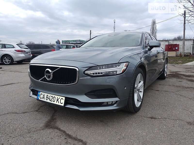 Volvo S90 (2017)