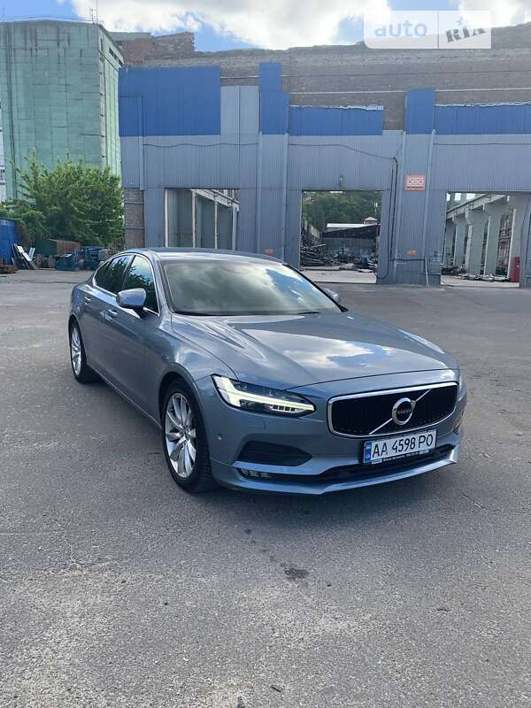 Volvo S90 (2016)