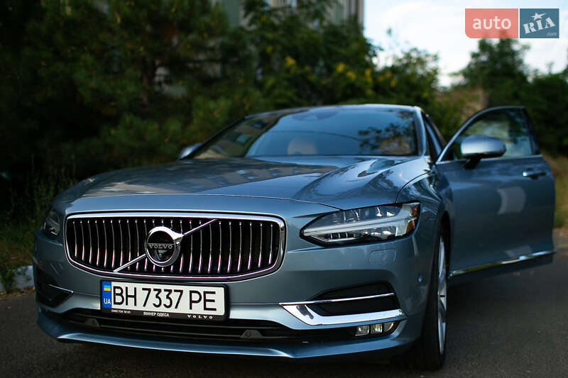 Volvo S90 (2017)