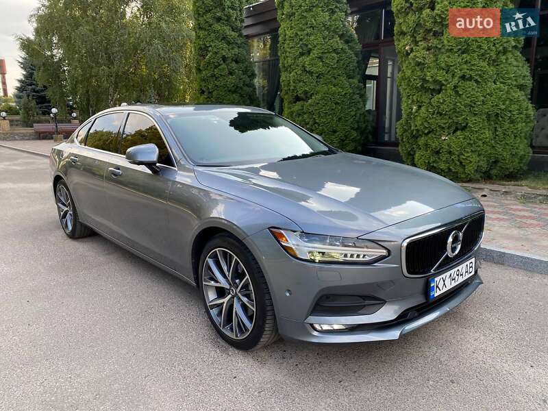 Volvo S90 (2017)