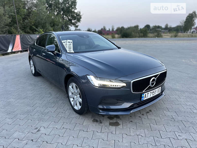 Volvo S90 (2017)